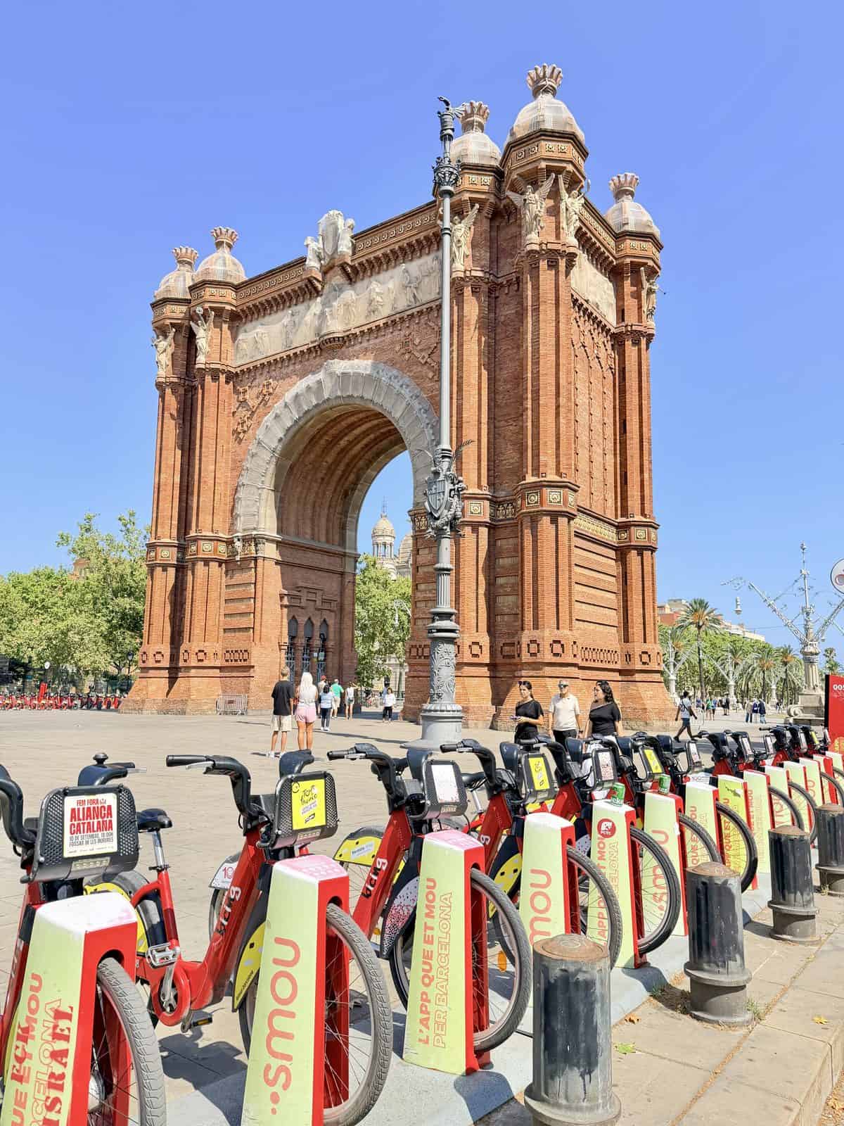The Arc de Triomf and a row of Bicing bikes