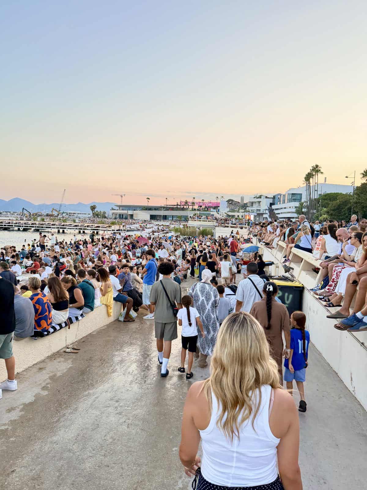 The crowd on the beach in Cannes
