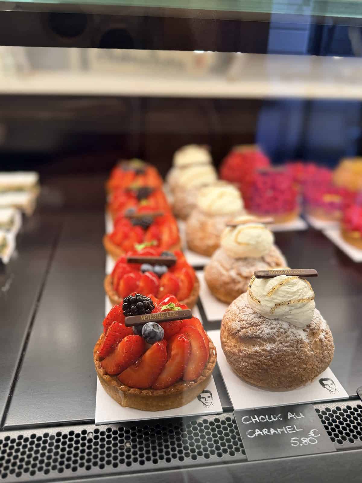 lc-nice-pastry-case