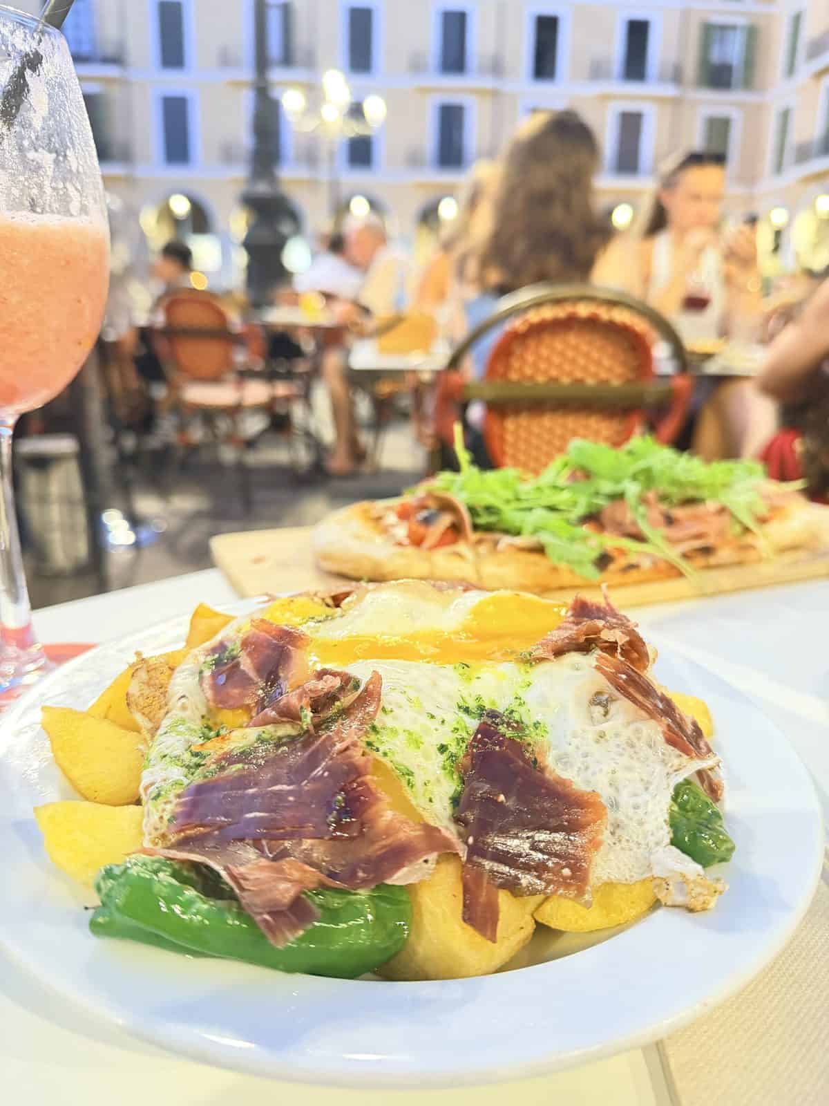Dinner on the square in Palma